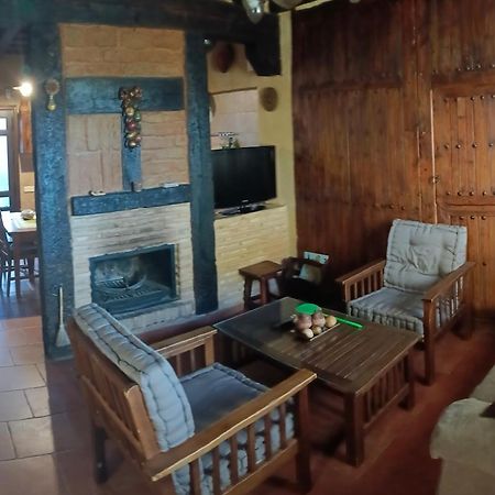 Casa Rural La Casa De Los Pollos Turrubuelo Bagian luar foto