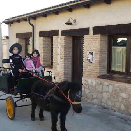 Casa Rural La Casa De Los Pollos Turrubuelo Bagian luar foto