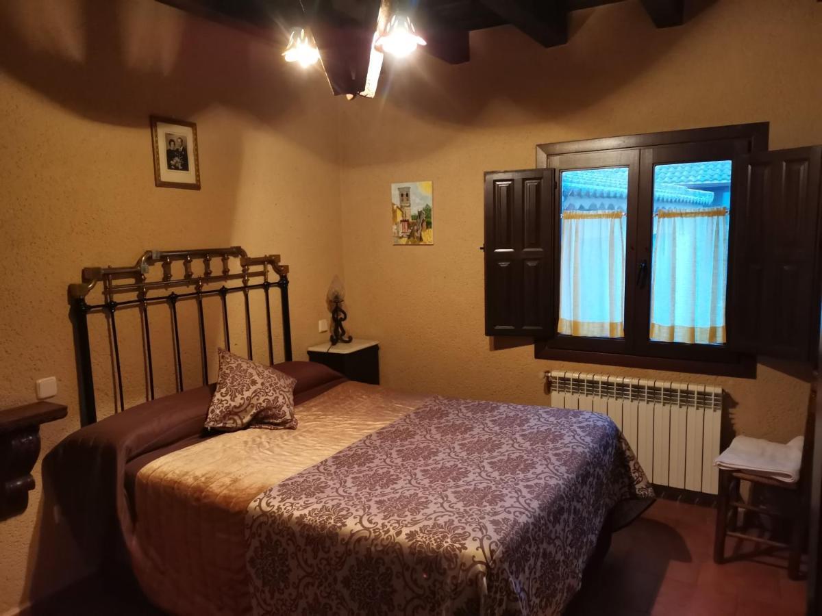 Casa Rural La Casa De Los Pollos Turrubuelo Bagian luar foto