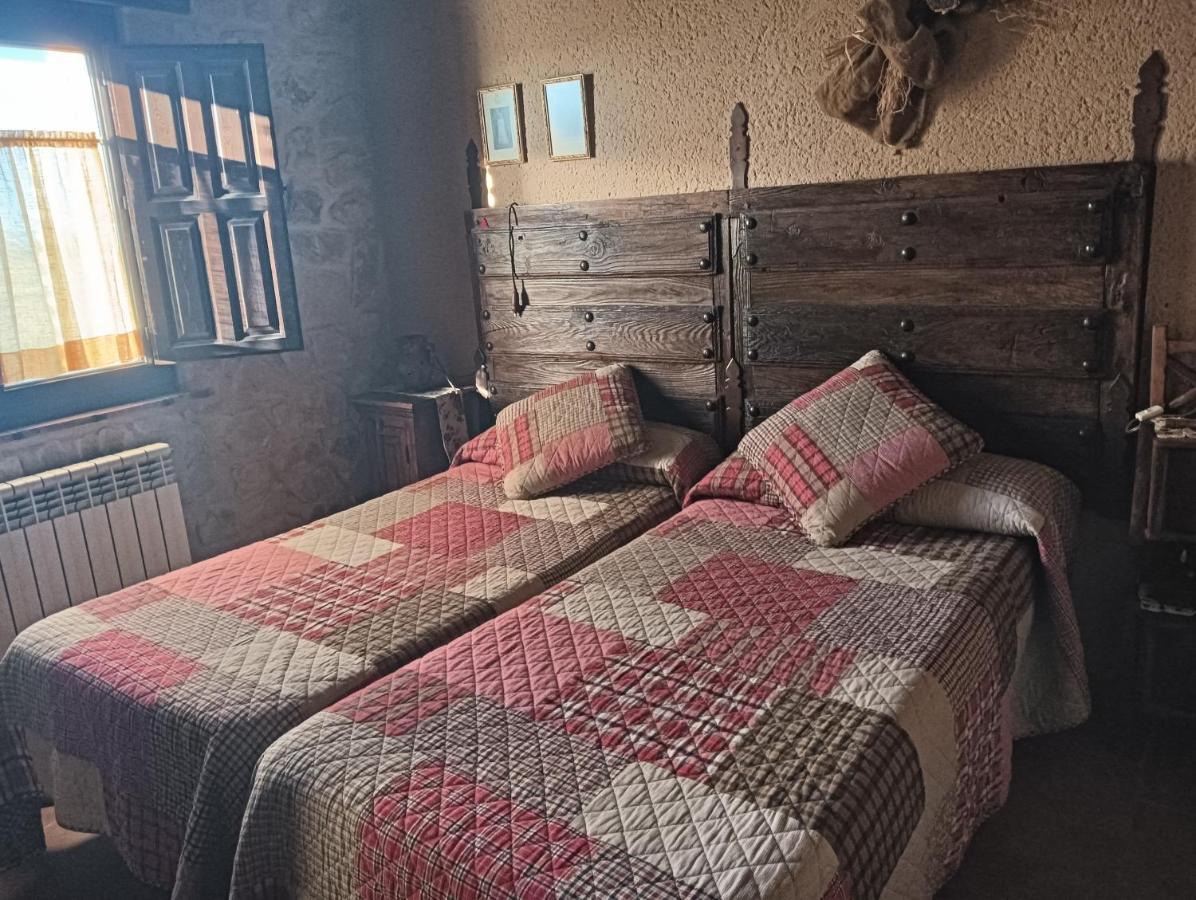 Casa Rural La Casa De Los Pollos Turrubuelo Bagian luar foto