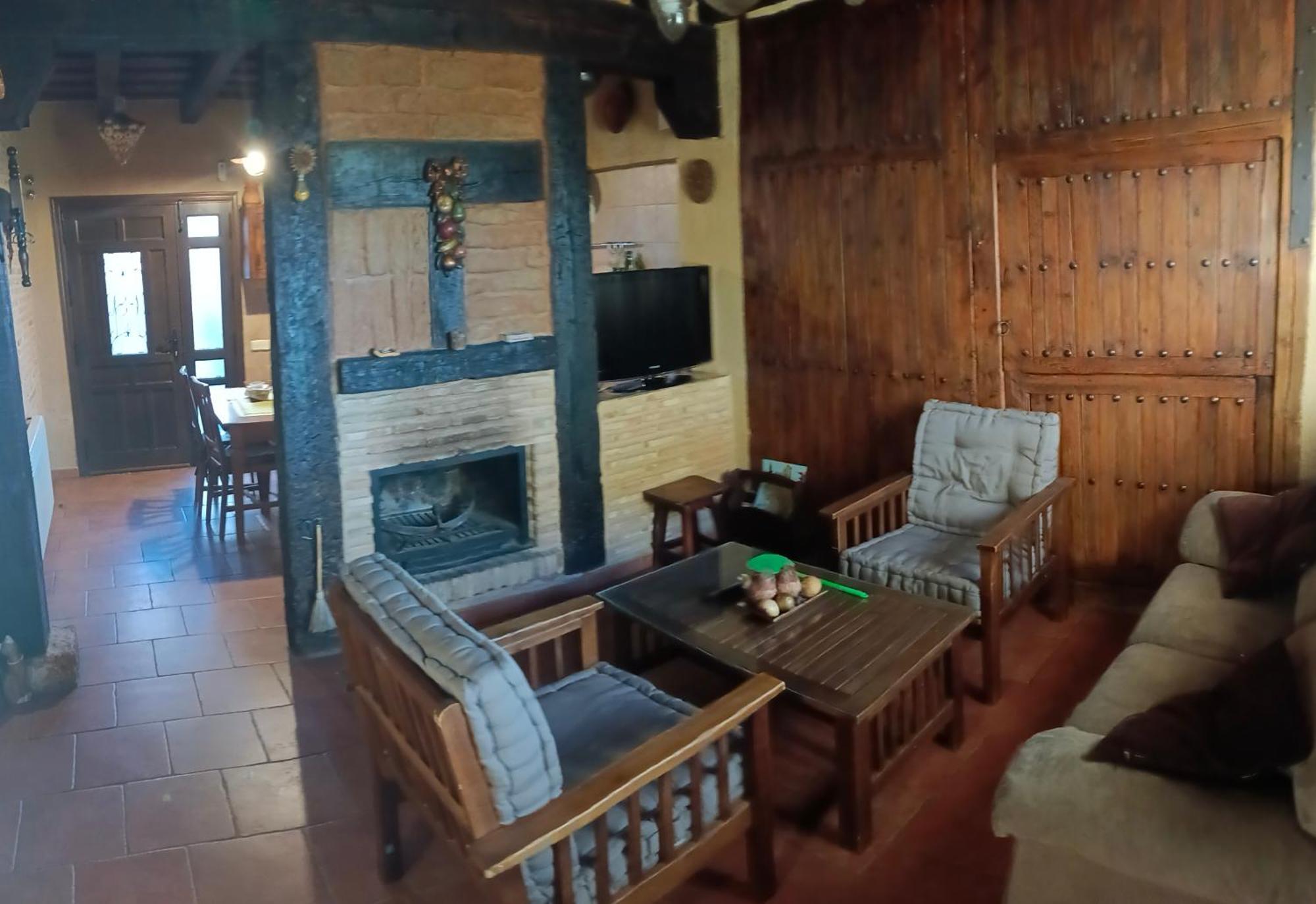 Casa Rural La Casa De Los Pollos Turrubuelo Bagian luar foto